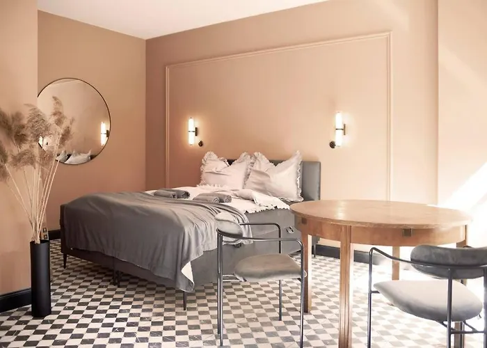Elegant Apartment In The City Center